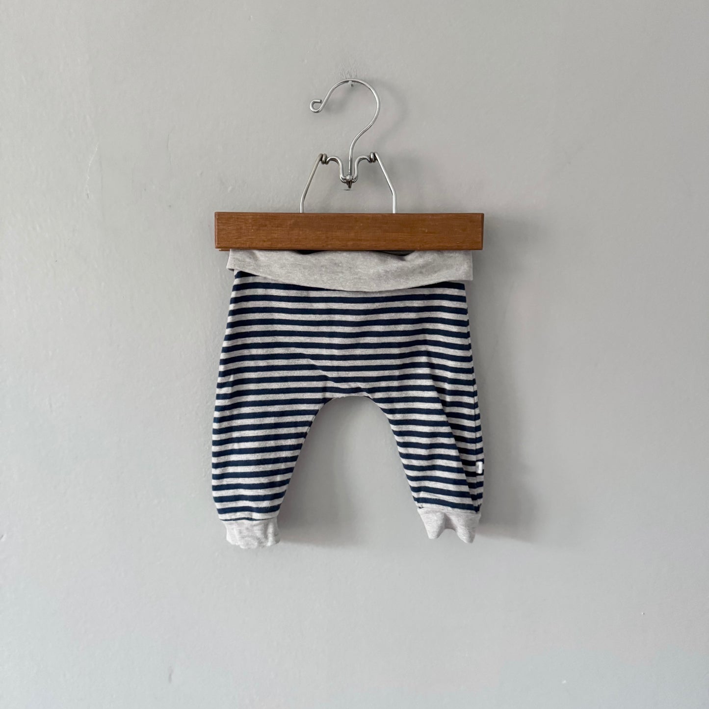 Next / Light grey x navy harem pants / 3-6M