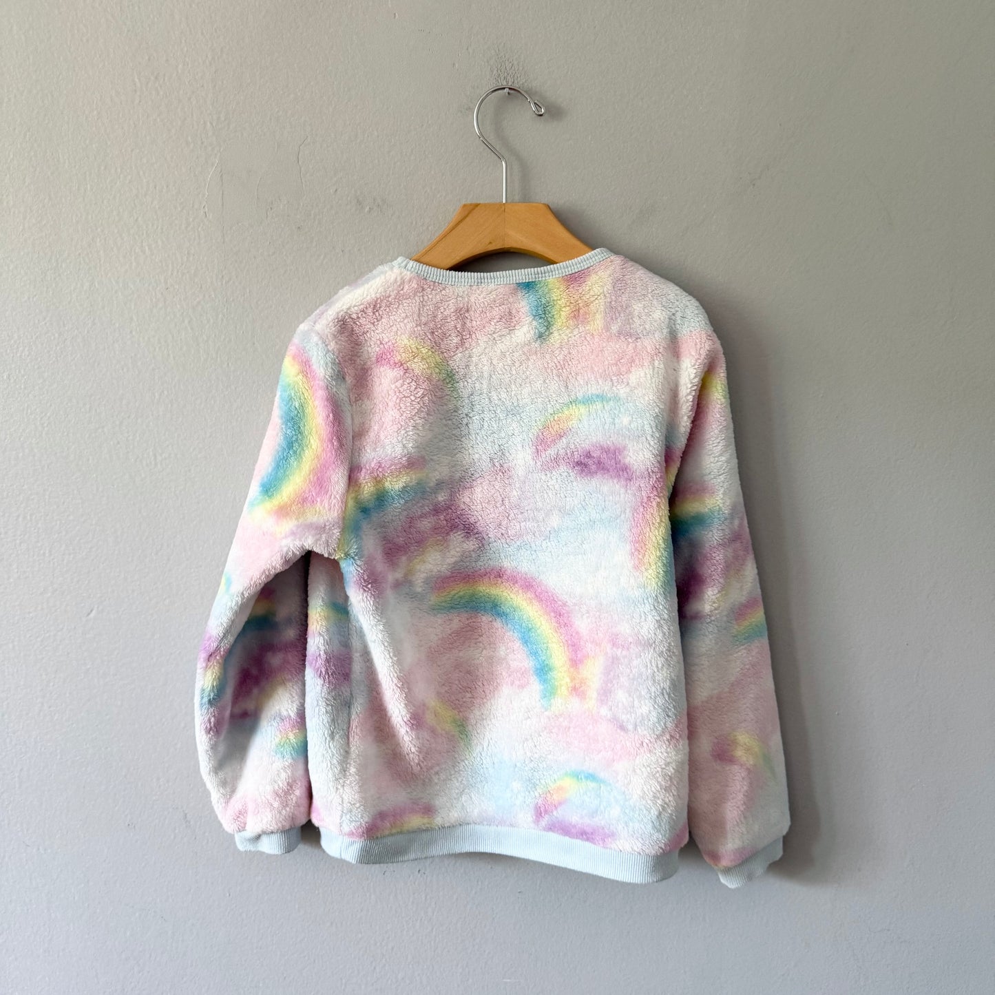 H&M / Rainbow sherpa top / 6-8Y