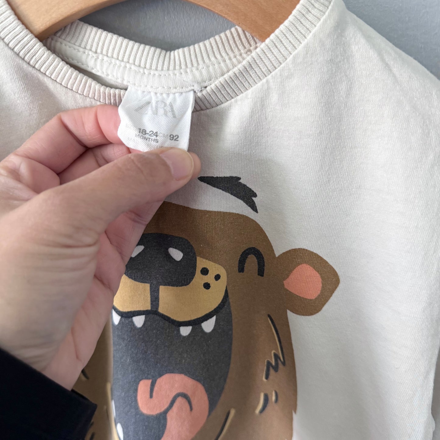 Zara / White x bear long sleeve top / 18-24M