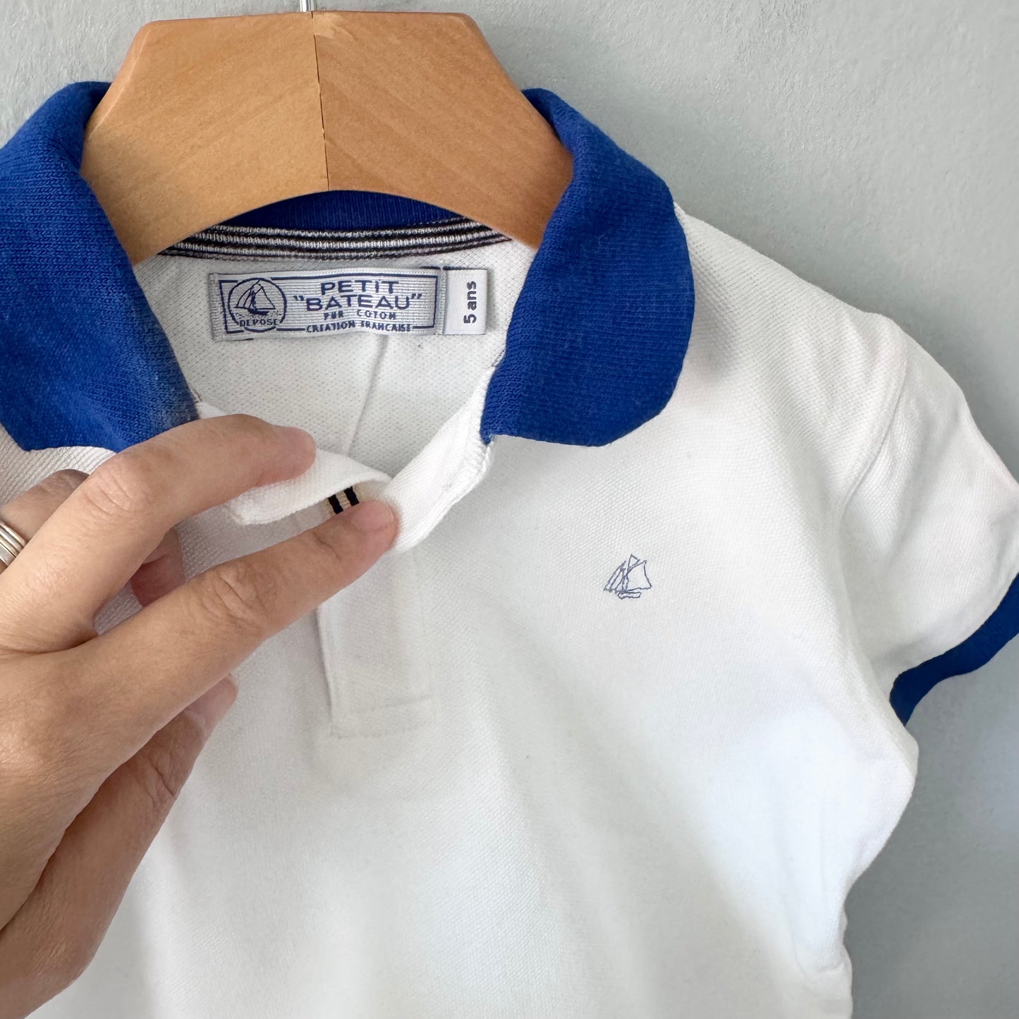 Petit Bateau / White polo shirt / 5Y
