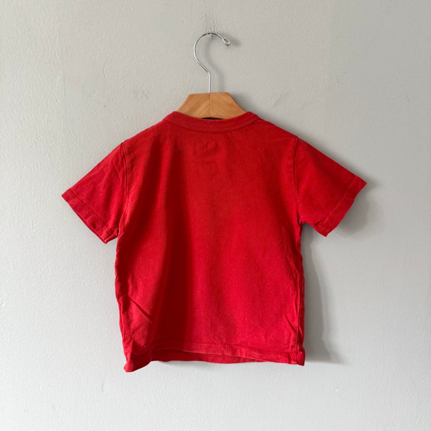 Gap / Red Fire truck T-shirt / 3Y
