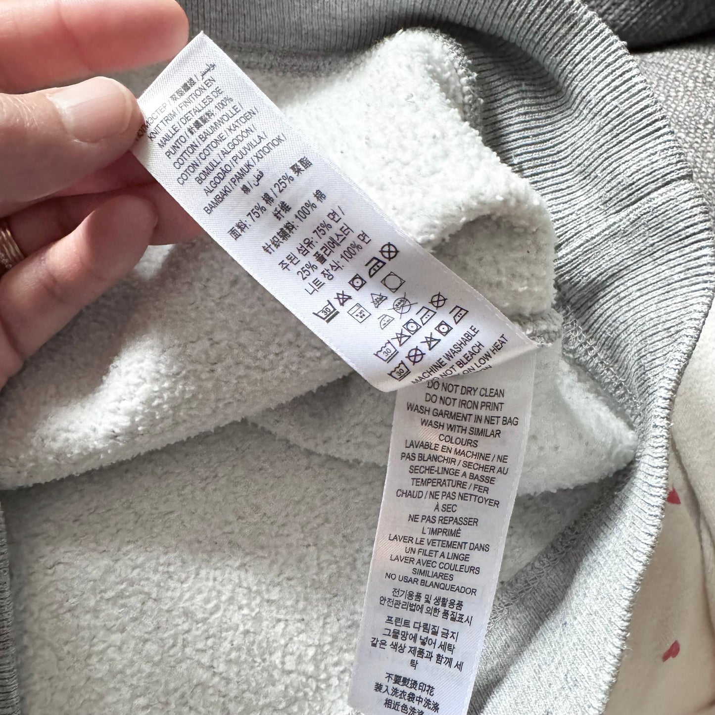 Burberry / Light grey sweatshirt / 6Y