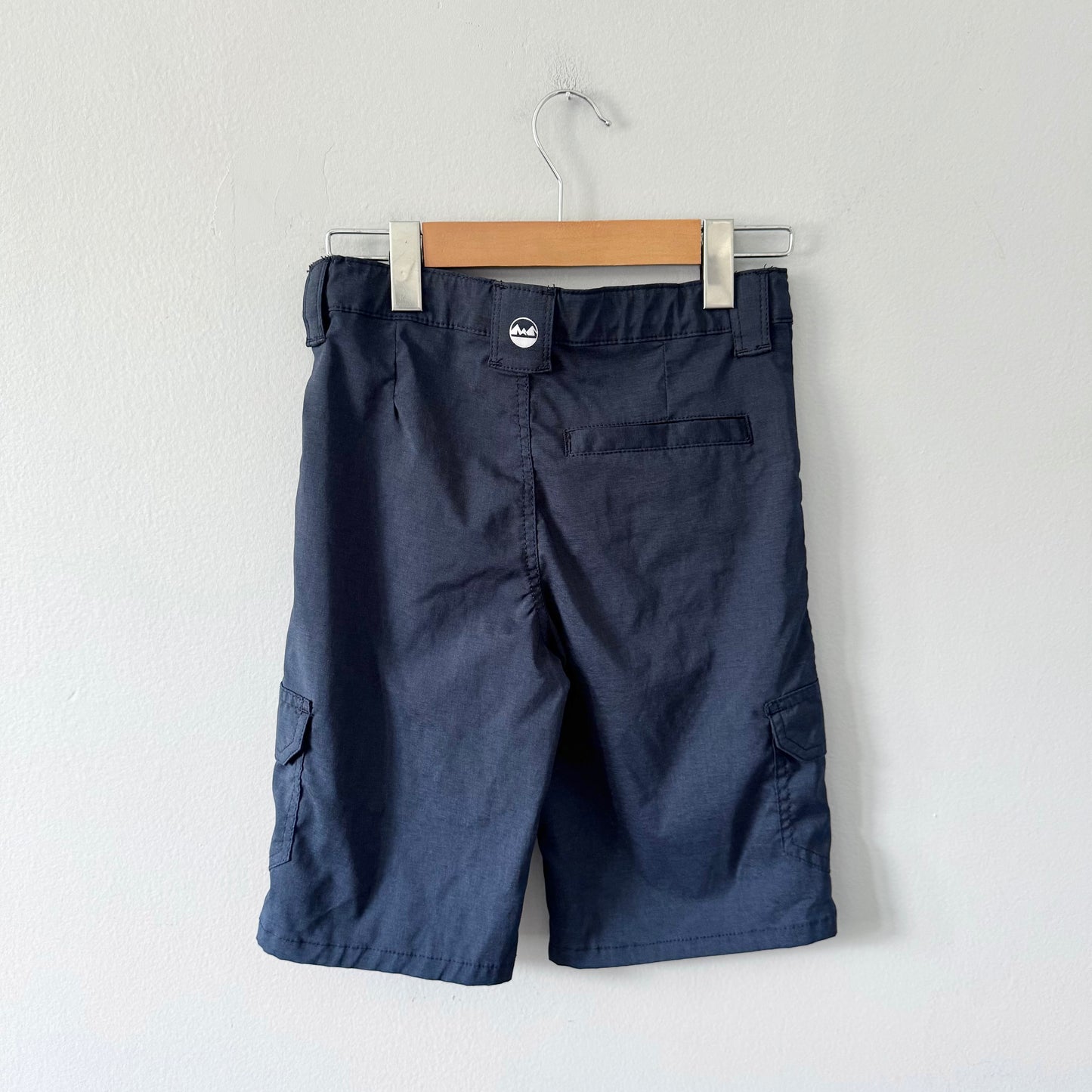 Unknown brand / Navy active outdoor short pants / 10Y
