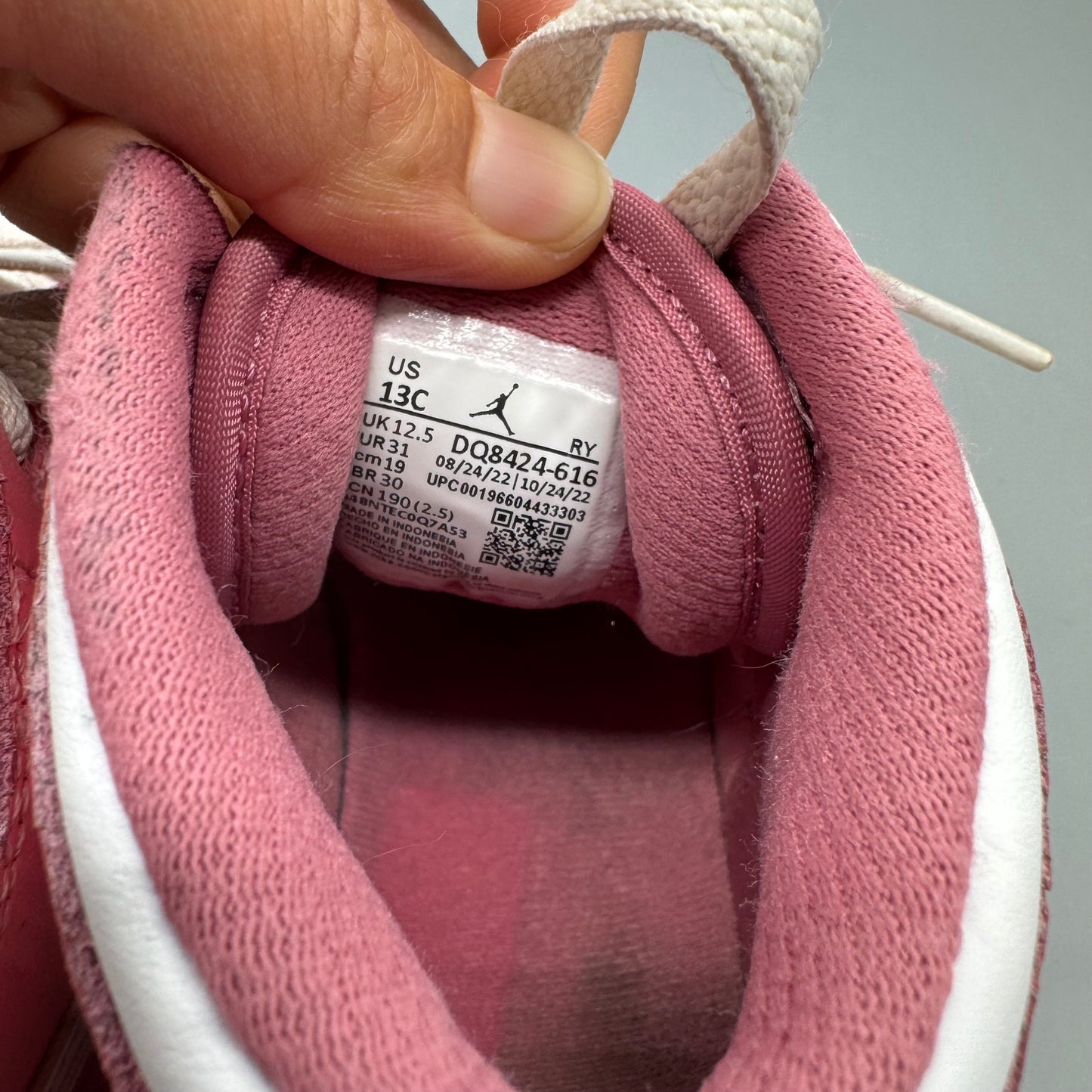 Nike / Air Jordan 1 Coral Chalk/Desert Berry-White / Running Shoes / US13