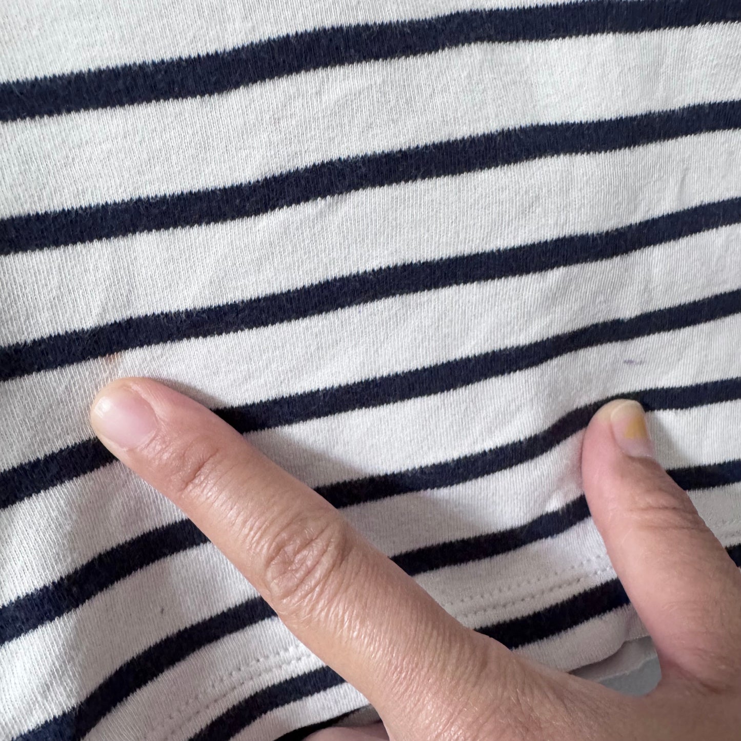Uniqlo / White navy stripe long sleeve / 3-4Y