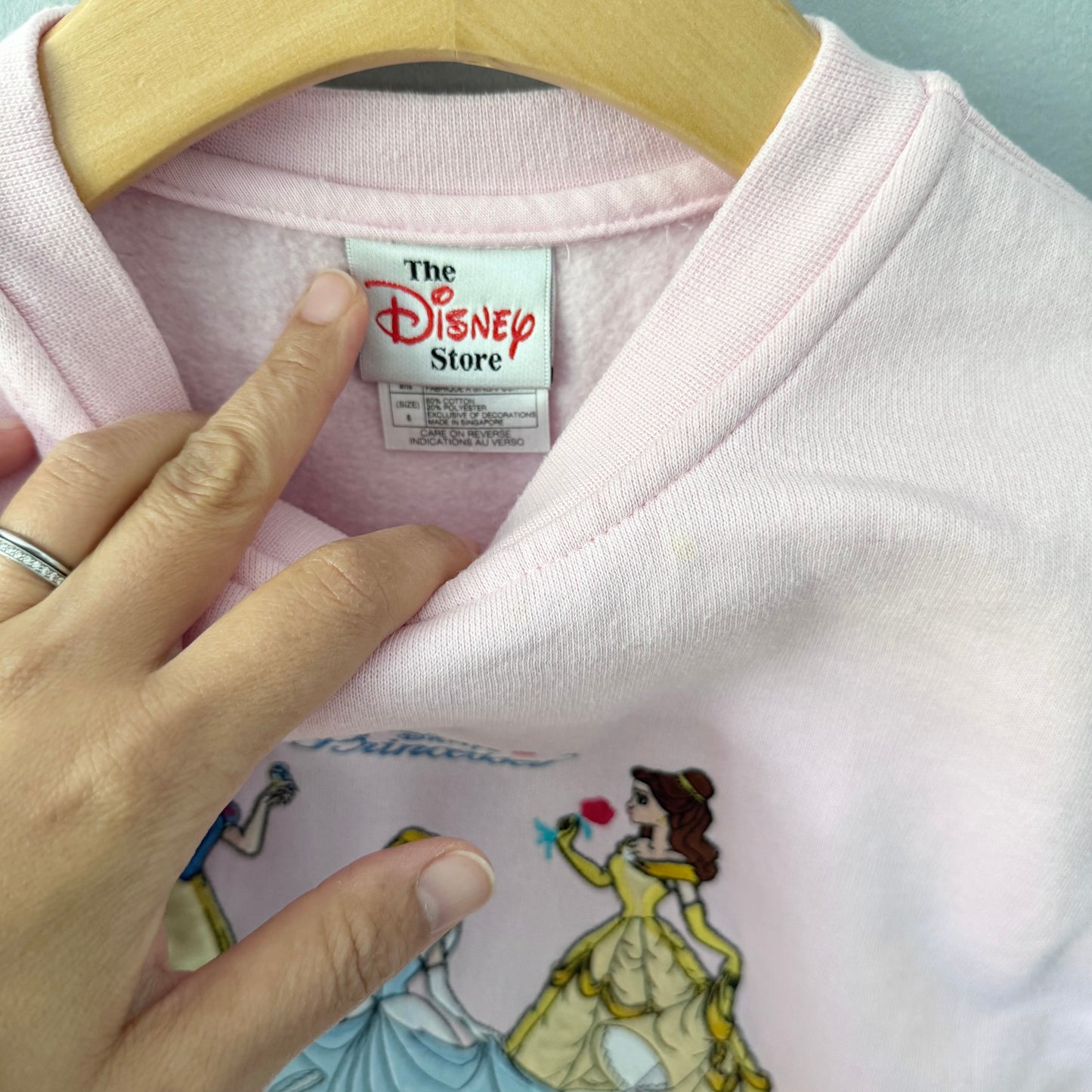 Disney Store / Light pink Princesses sweatshirt / 5-6Y