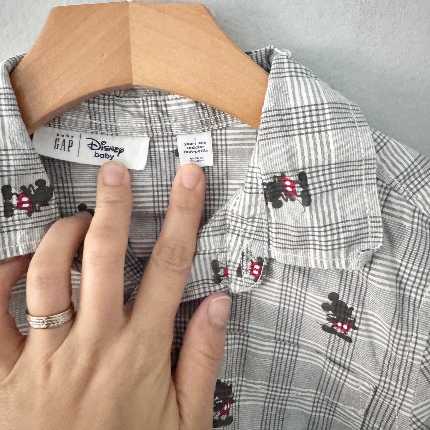 Gap / Mickey dress shirt / 5Y