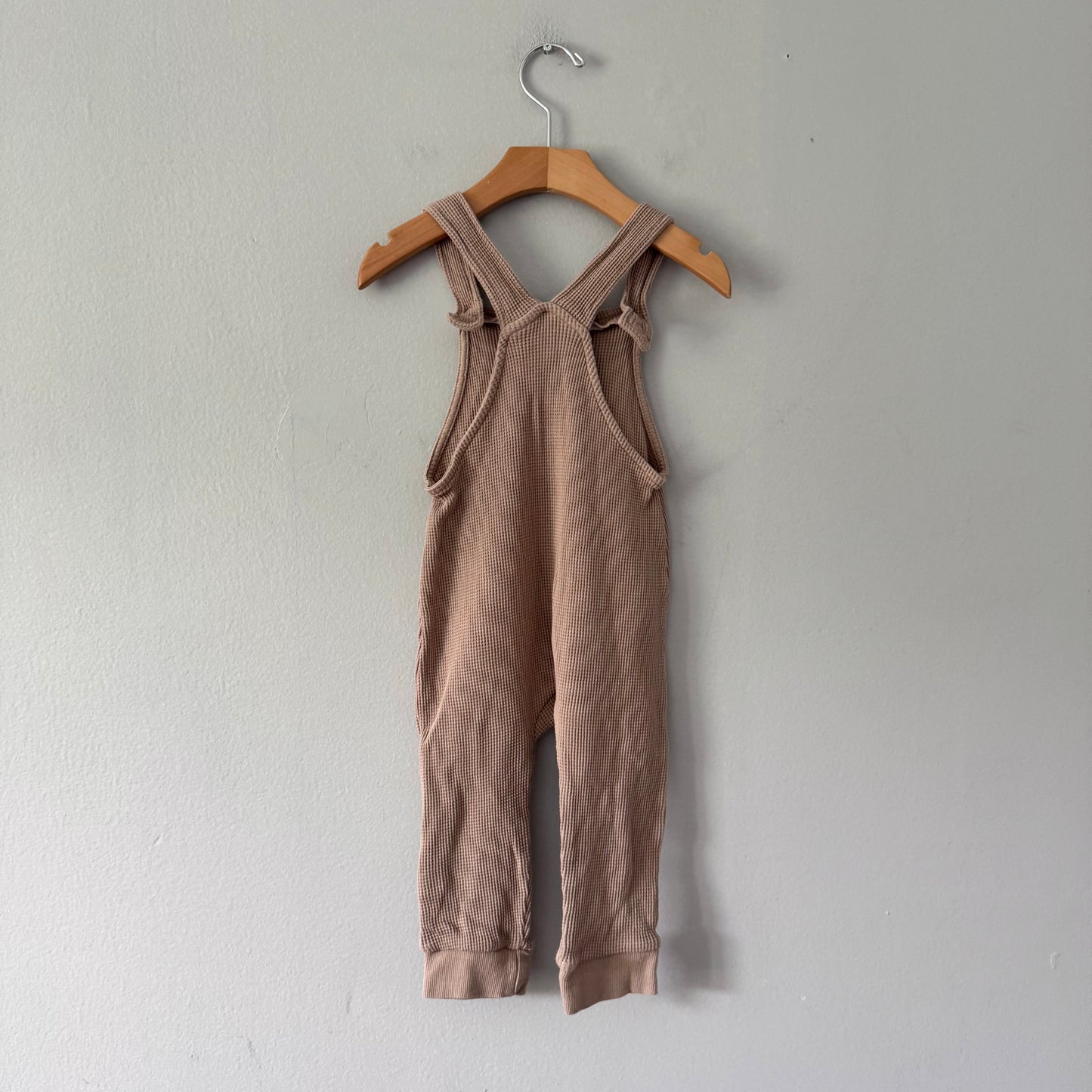 H&M / Brown waffle overalls / 18-24M