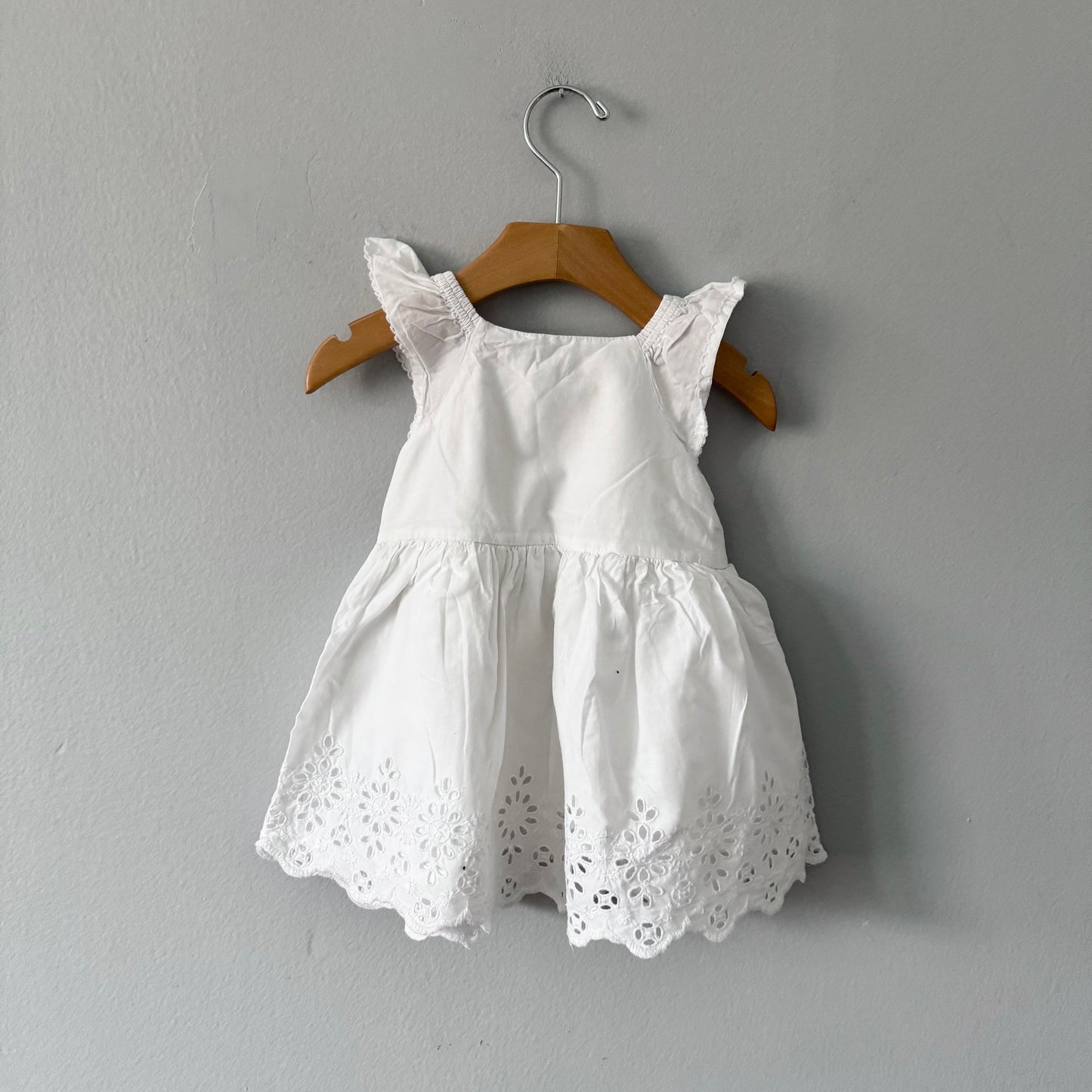 Gap / White eyelet cami dress / 12-18M