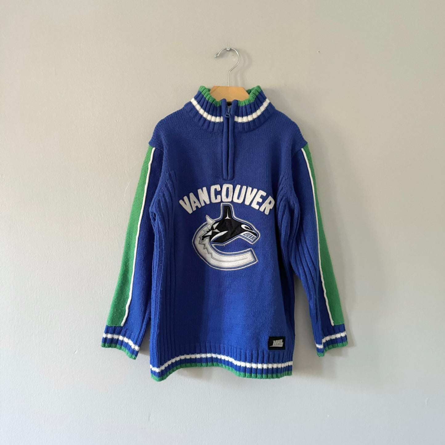 NHL / Vancouver Canucks knit sweater / 8-9Y