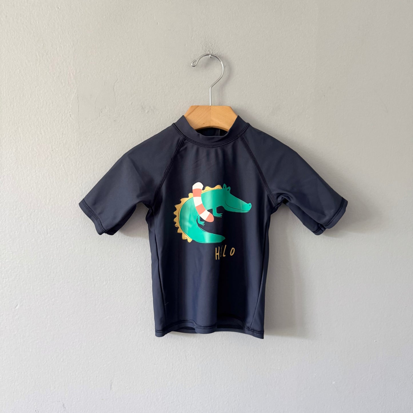 M&S / Hello rash guard top / 18-24M