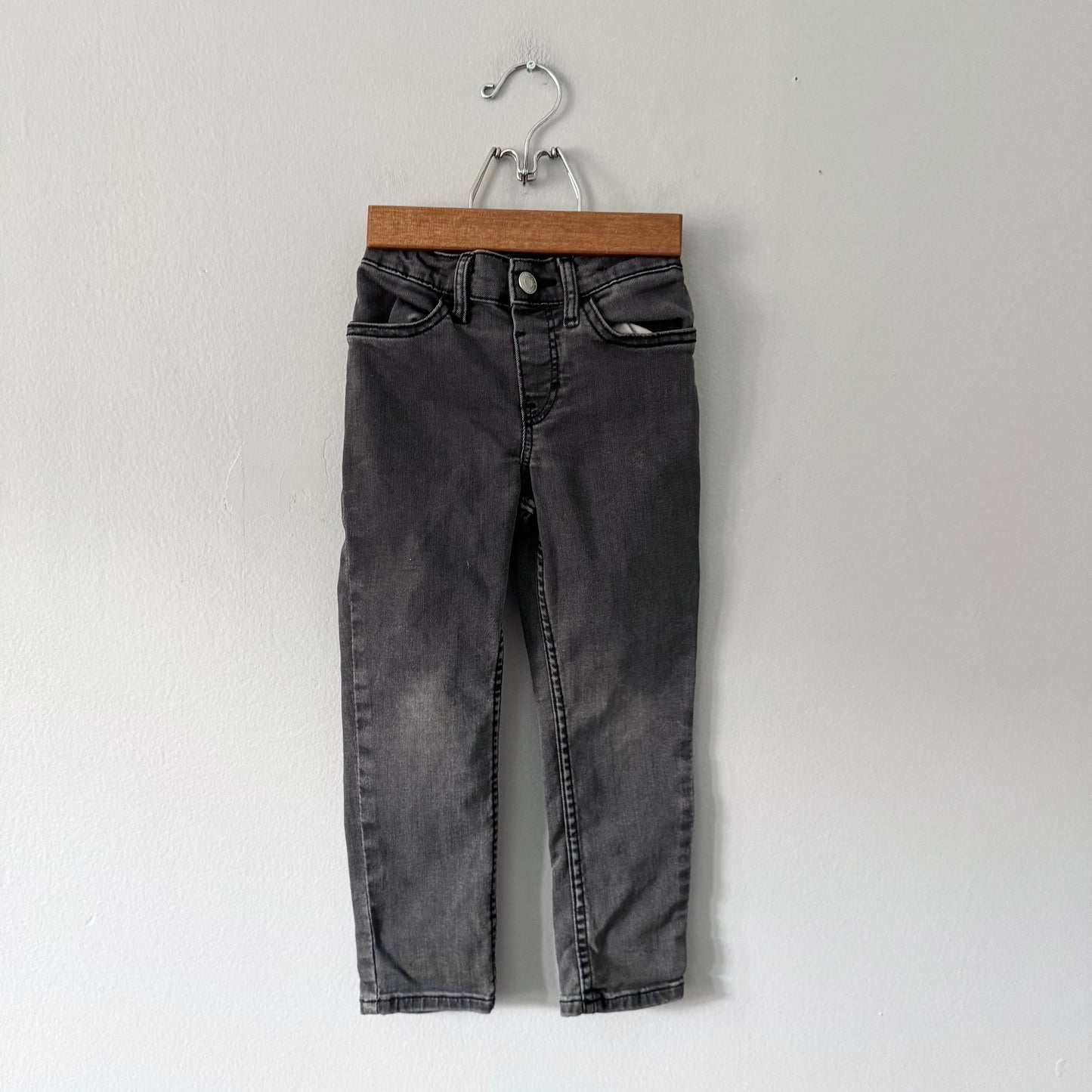 H&M / Black slim denim / 3-4Y