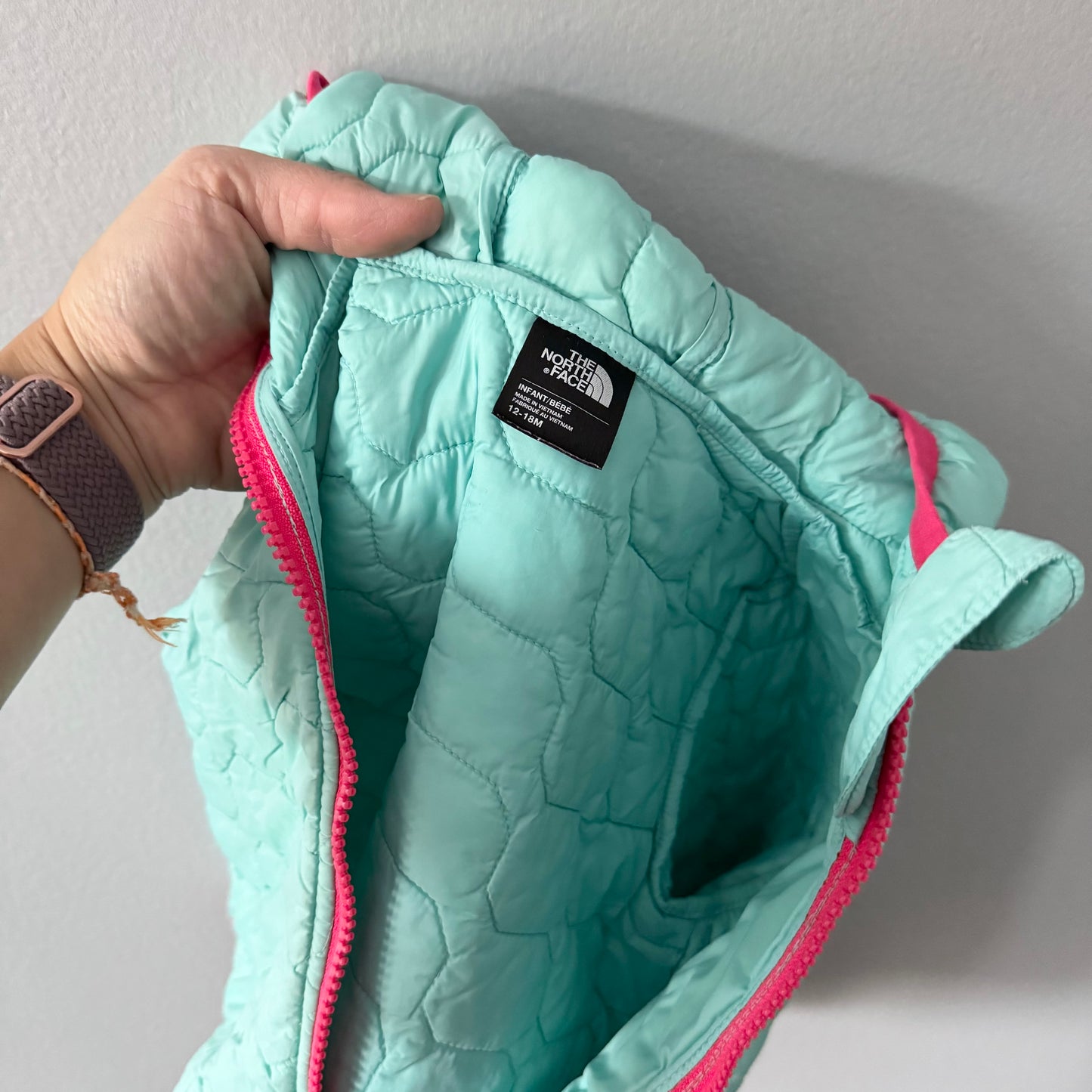 The North Face / Light blue x pink thermoball jacket / 12-18M