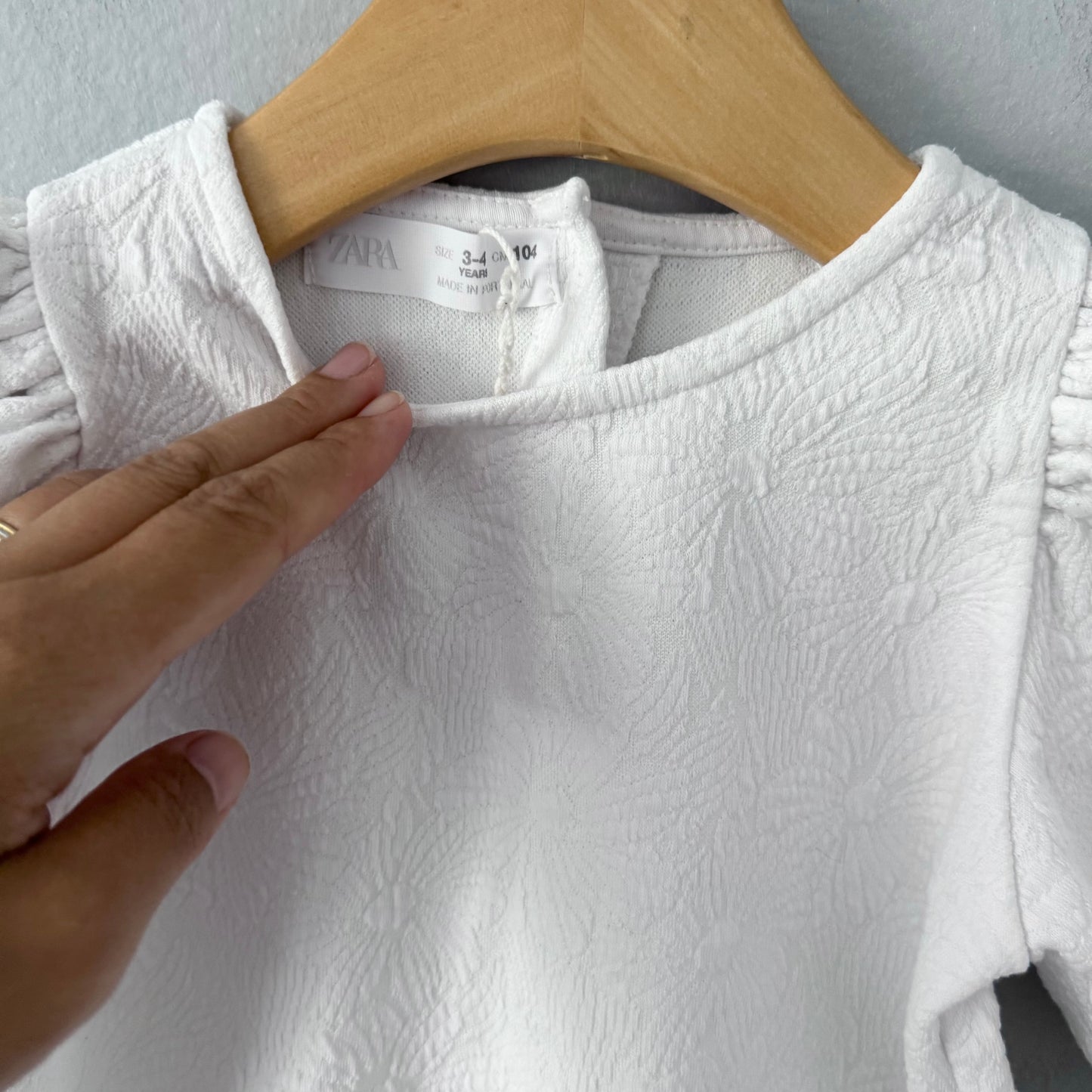 Zara / White dress / 3-4Y