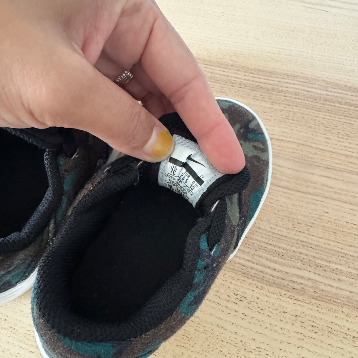 Nike / Sneaker / US7