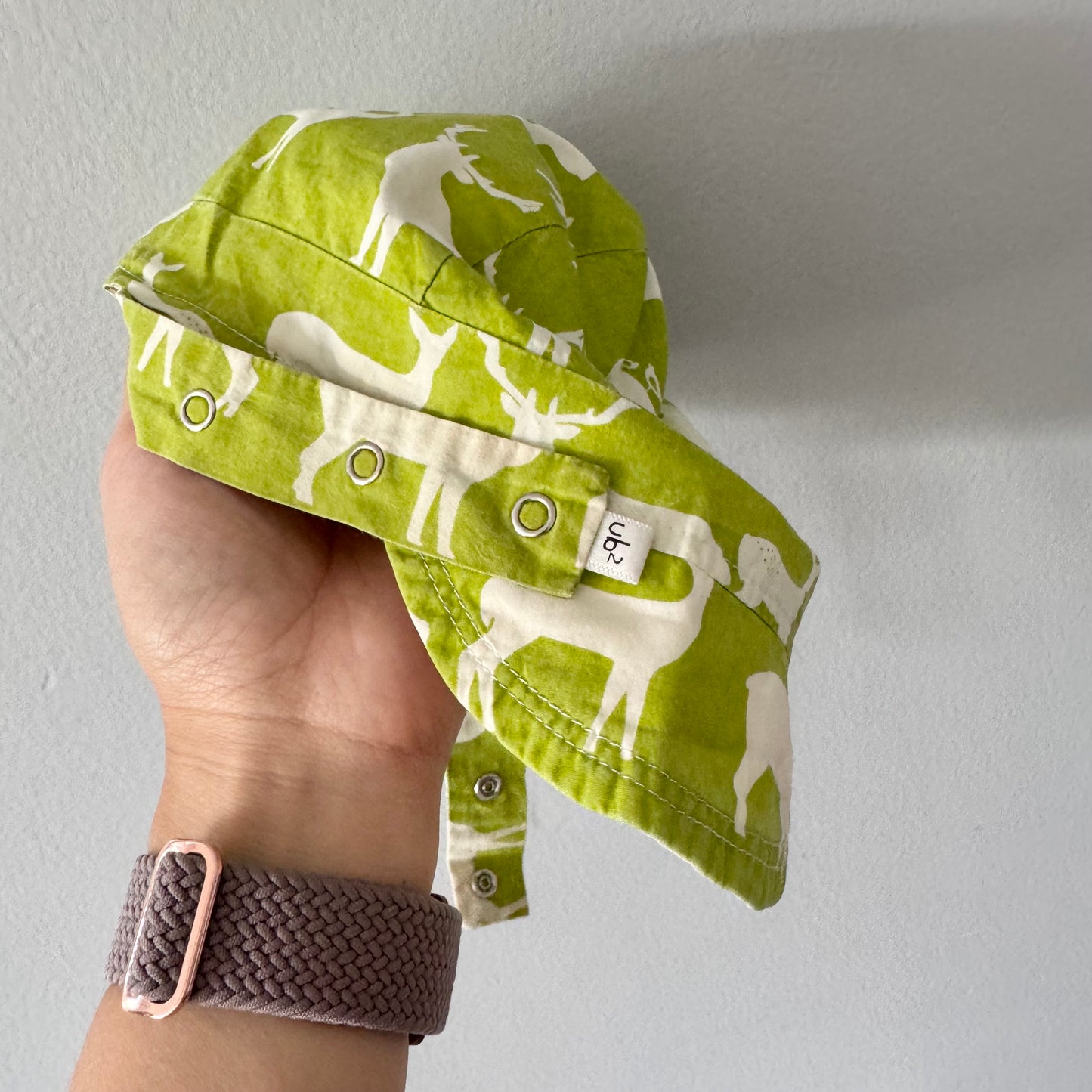 UB2 / Reversible cap with chin strap / 12M