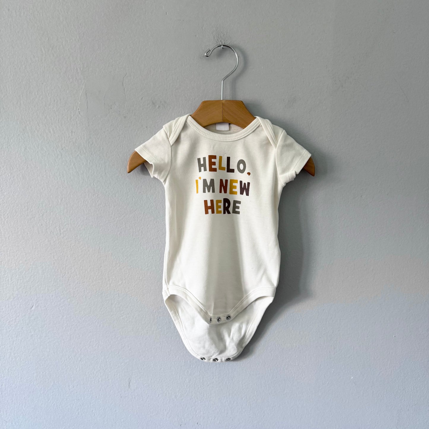 PL Baby / Hello I'm new here onesie / 3-6M