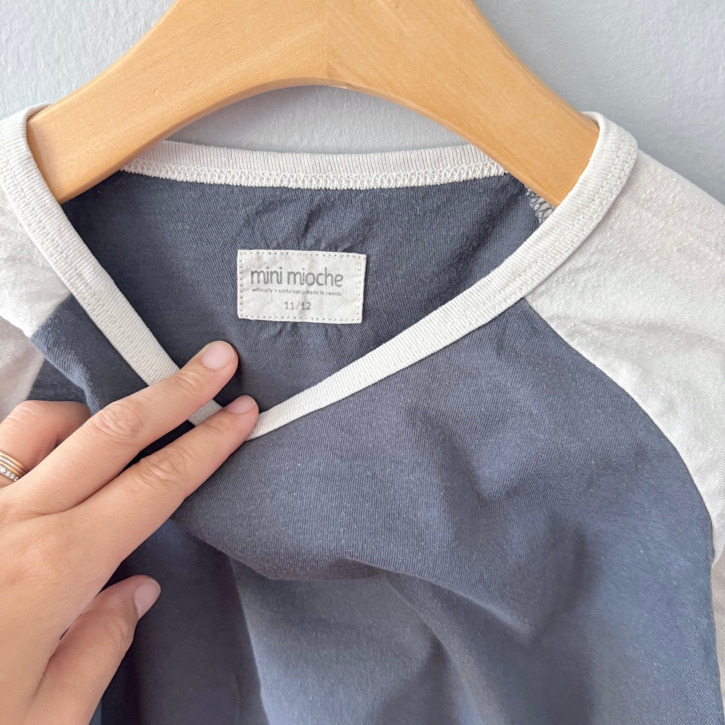 Mini mioche / White x dark grey raglan shirt / 11-12Y