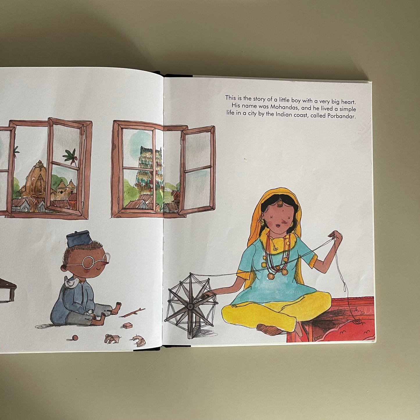 Little People, BIG DREAMS - Mahatma Gandhi