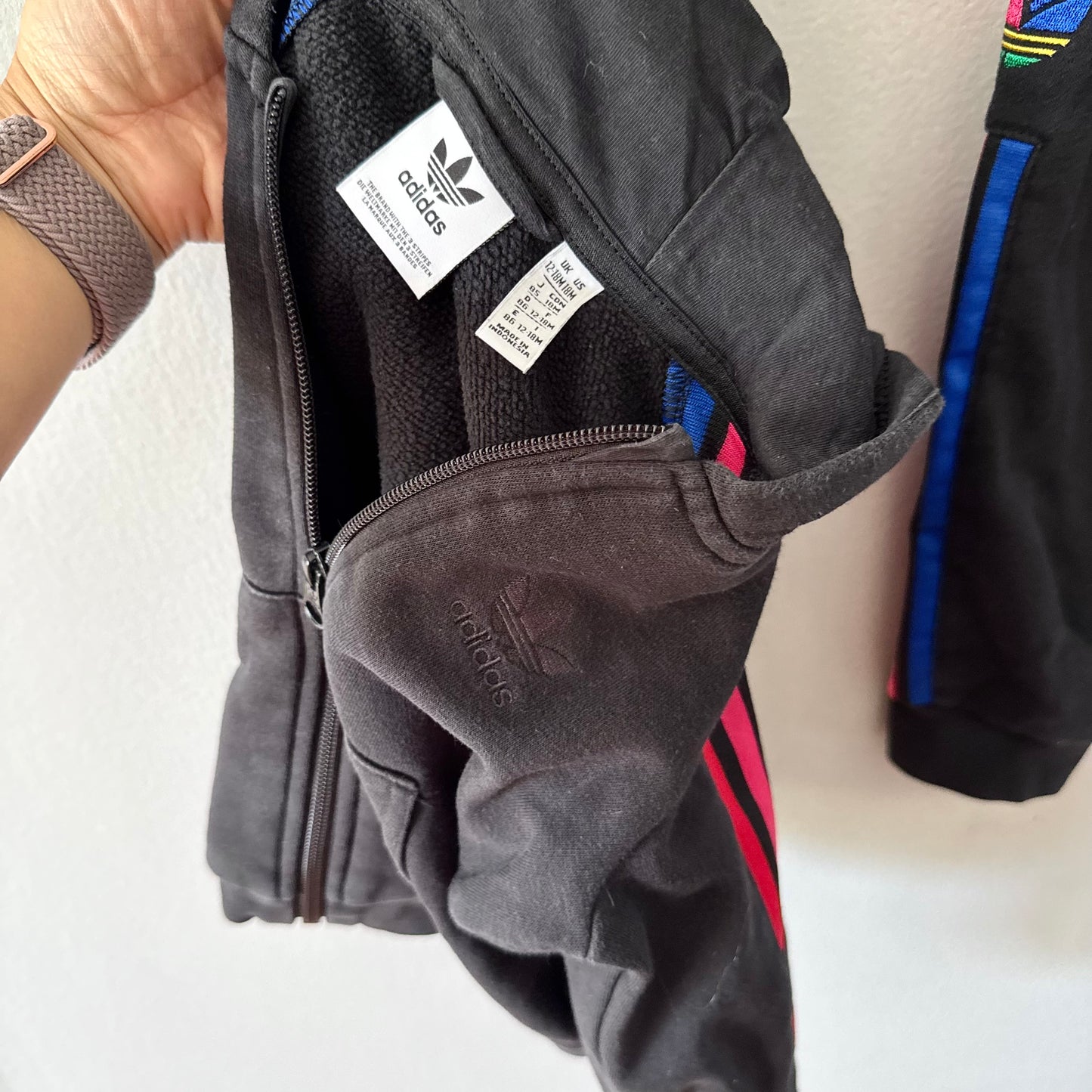 Adidas / Black zip up hoodie & sweatpants set / 12-18M