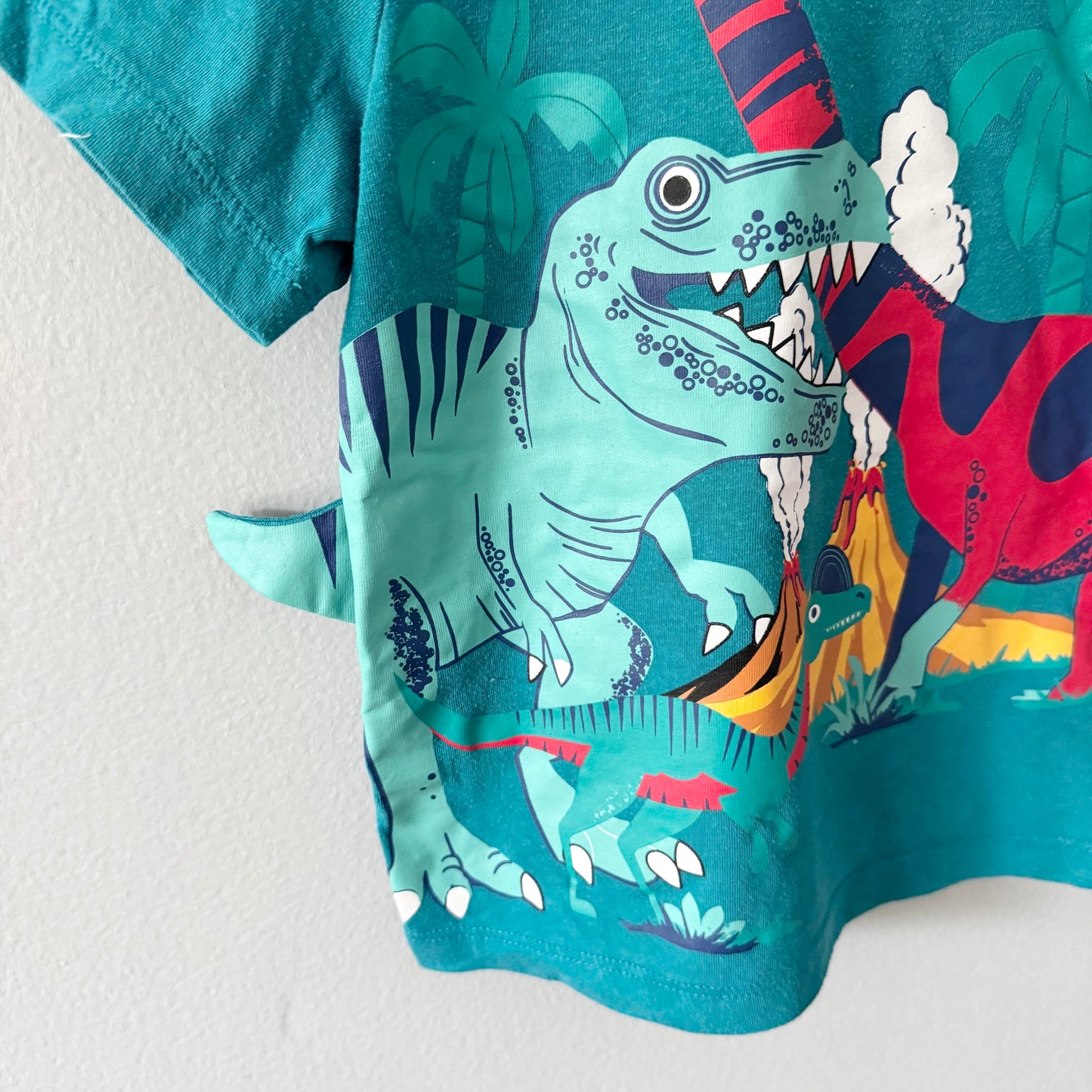 Arie / Green dinosaur T-shirt / 4T