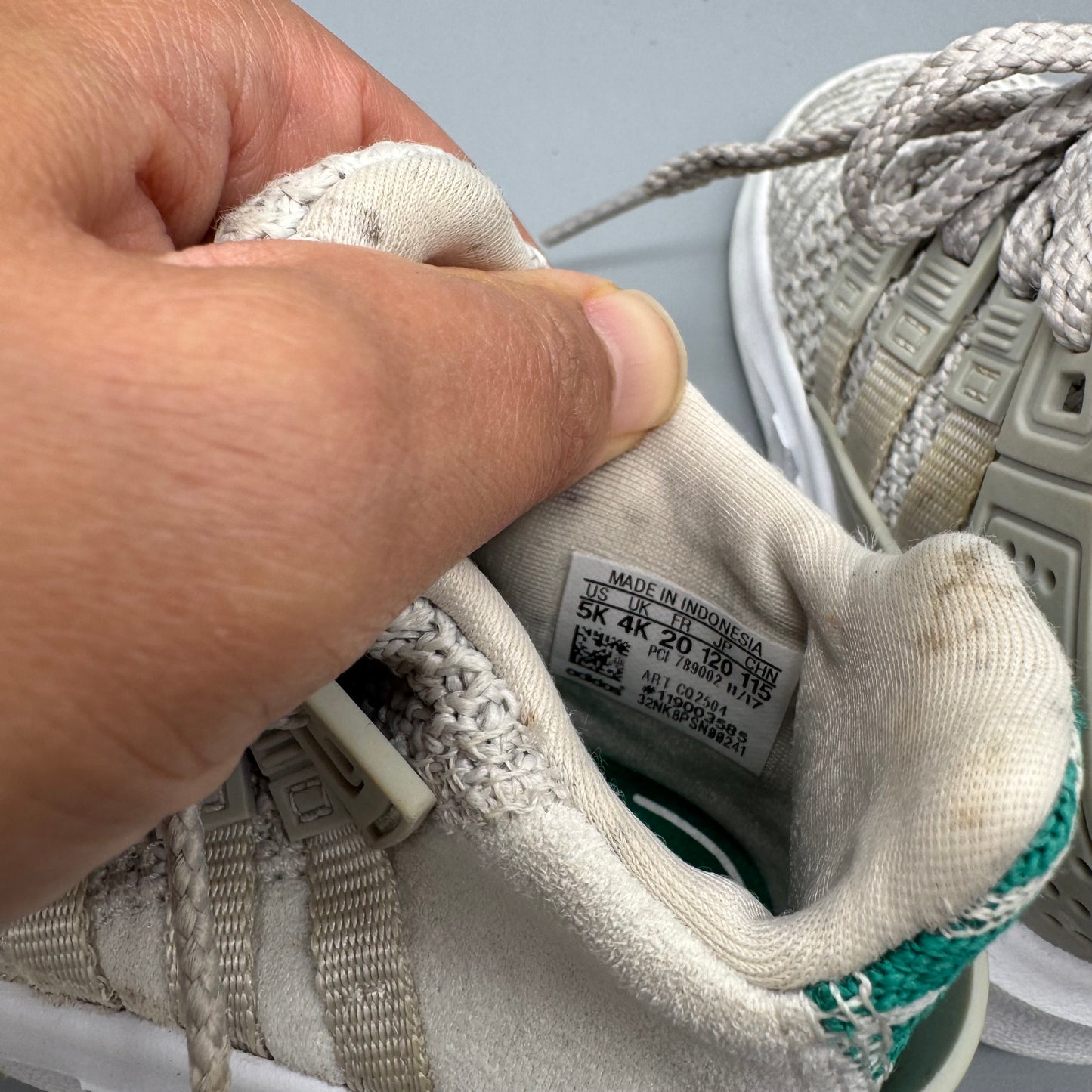 Adidas / Running Shoes / US5