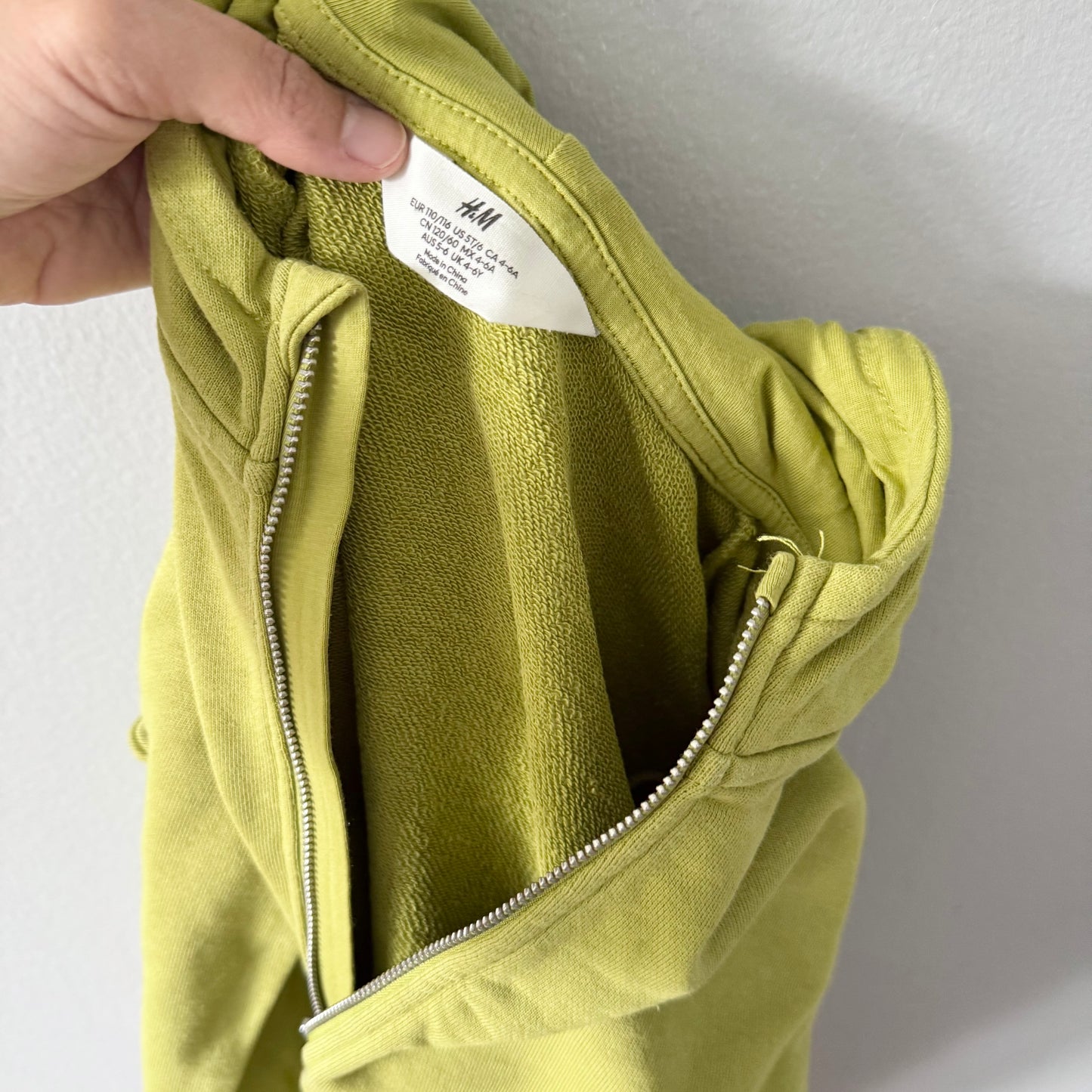 H&M / Yellow green zip up hoodie / 4-6Y