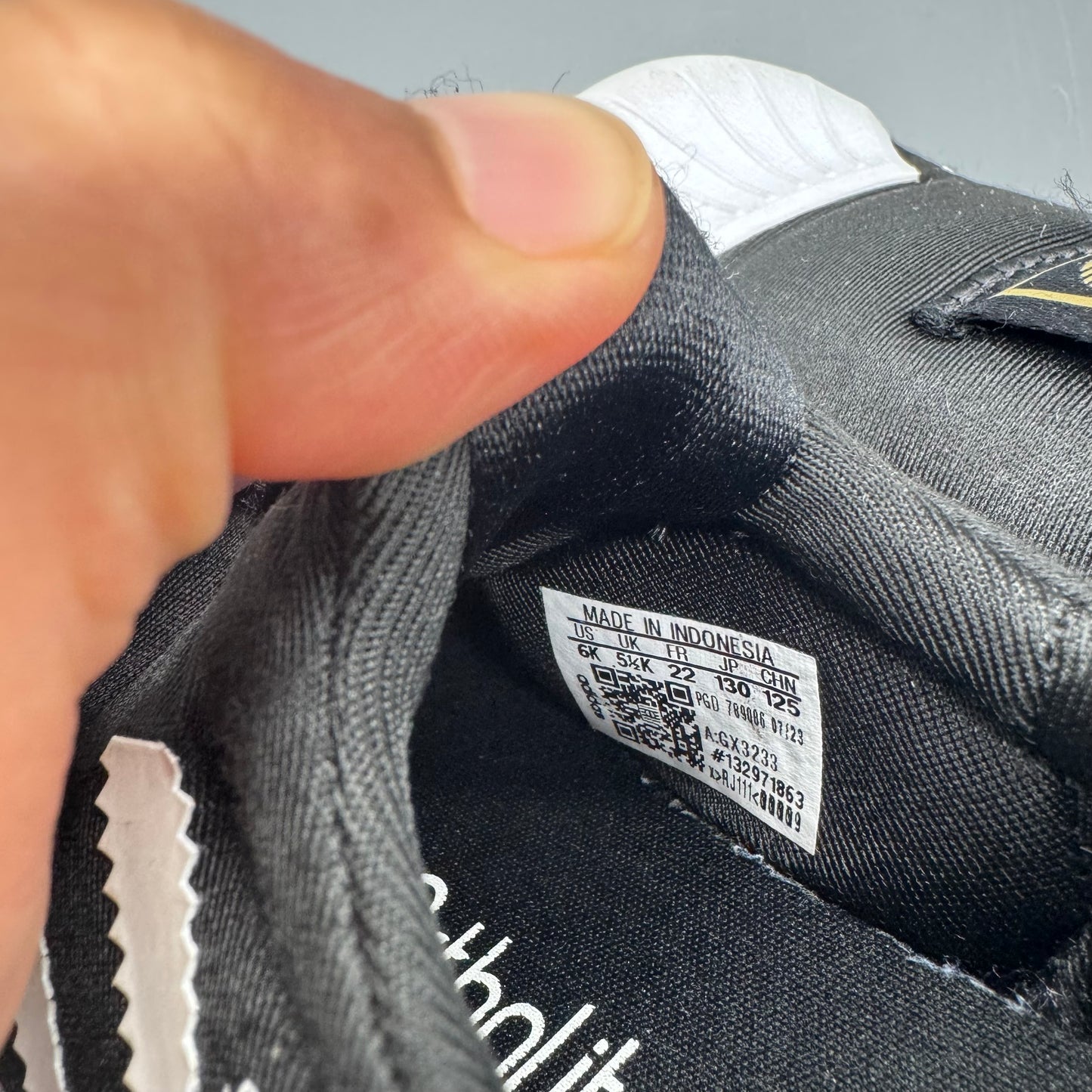 Adidas / Superstar / Running Shoes / US6