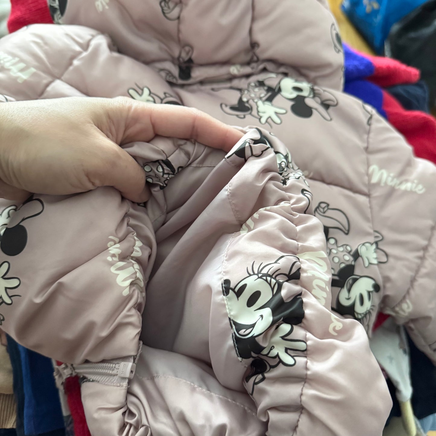 H&M / Light pink Minnie puffer jacket / 18-24M