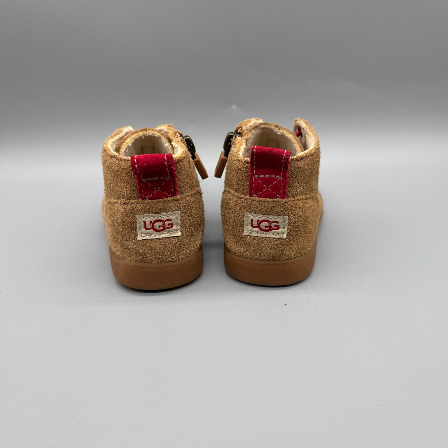 UGG / Shoes / US9