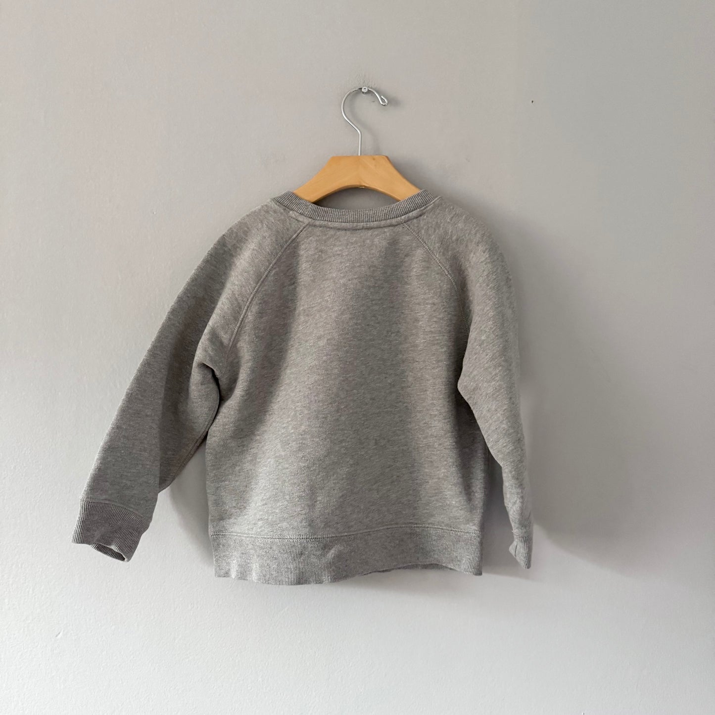Burberry / Light grey sweatshirt / 6Y