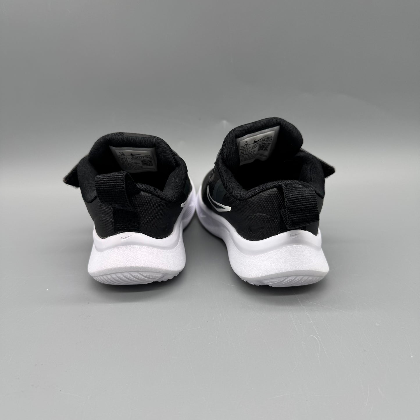 Nike / Running Shoes / US7