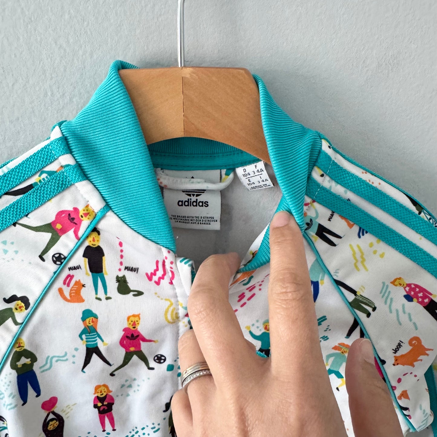 Adidas / White x pattern track suit top / 3-4Y