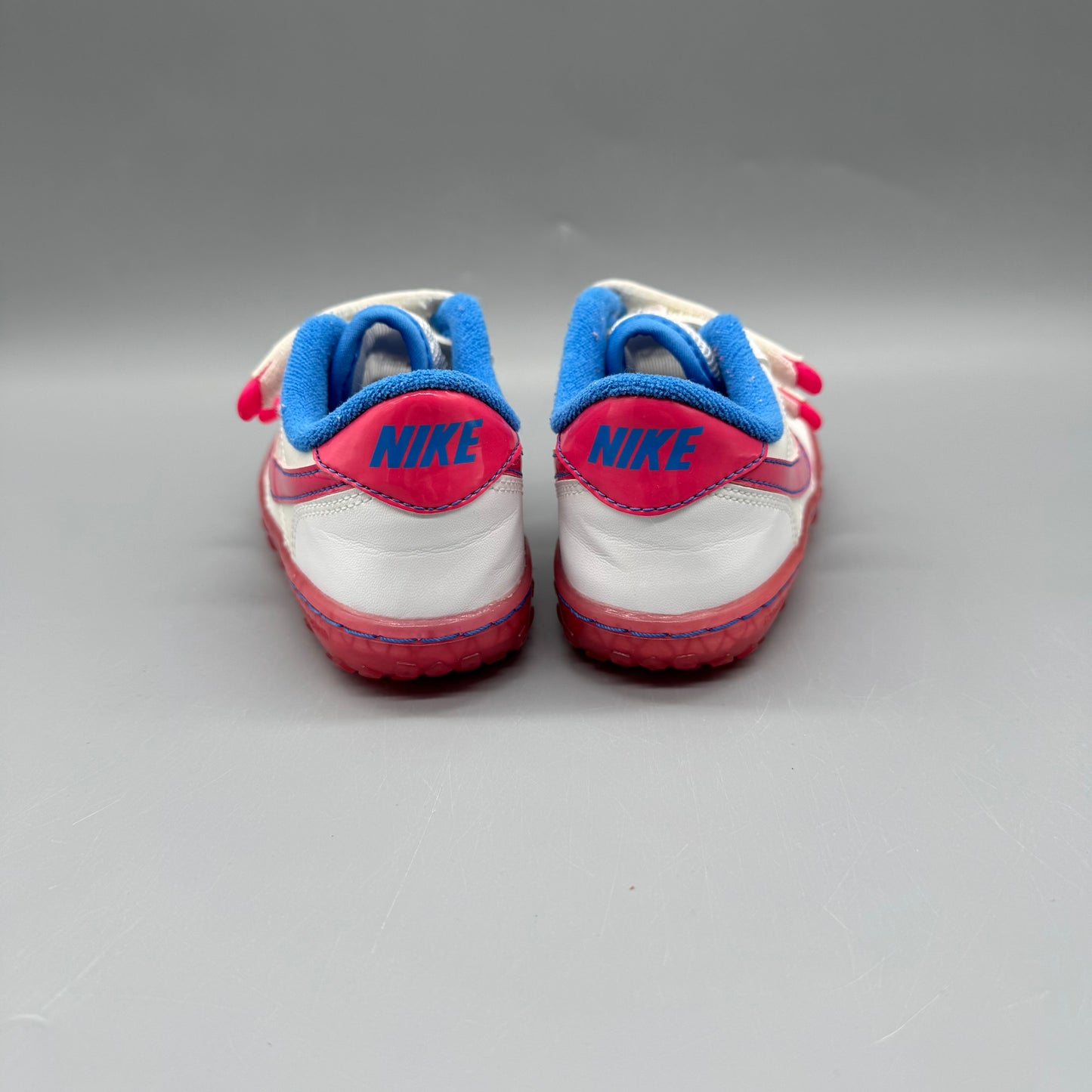 Nike / Running Shoes / US10