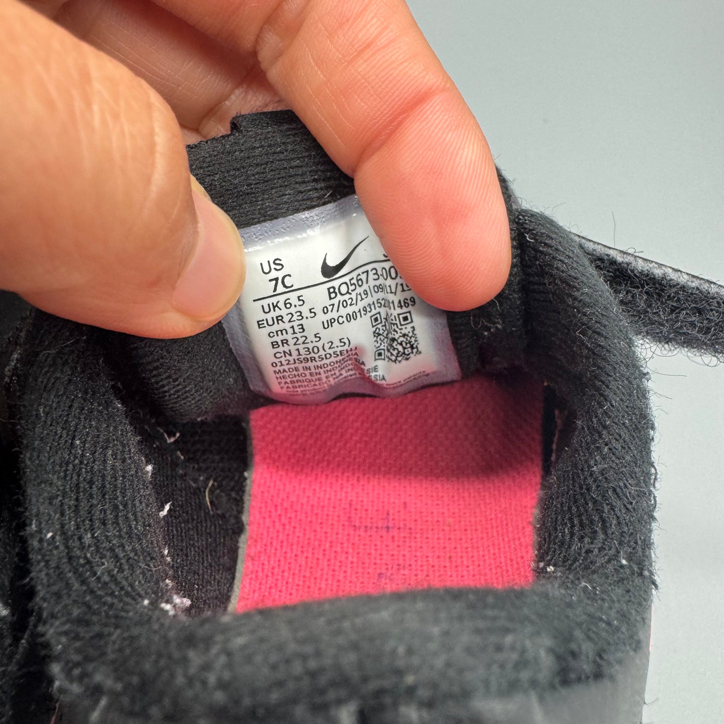 Nike / Revolution / Running Shoes / US7