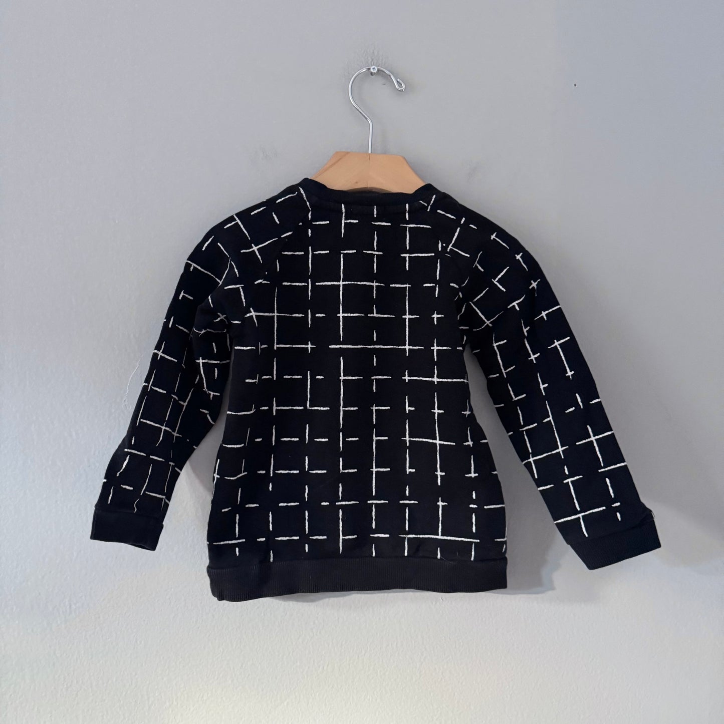 Miles baby / Black sweatshirt / 24M