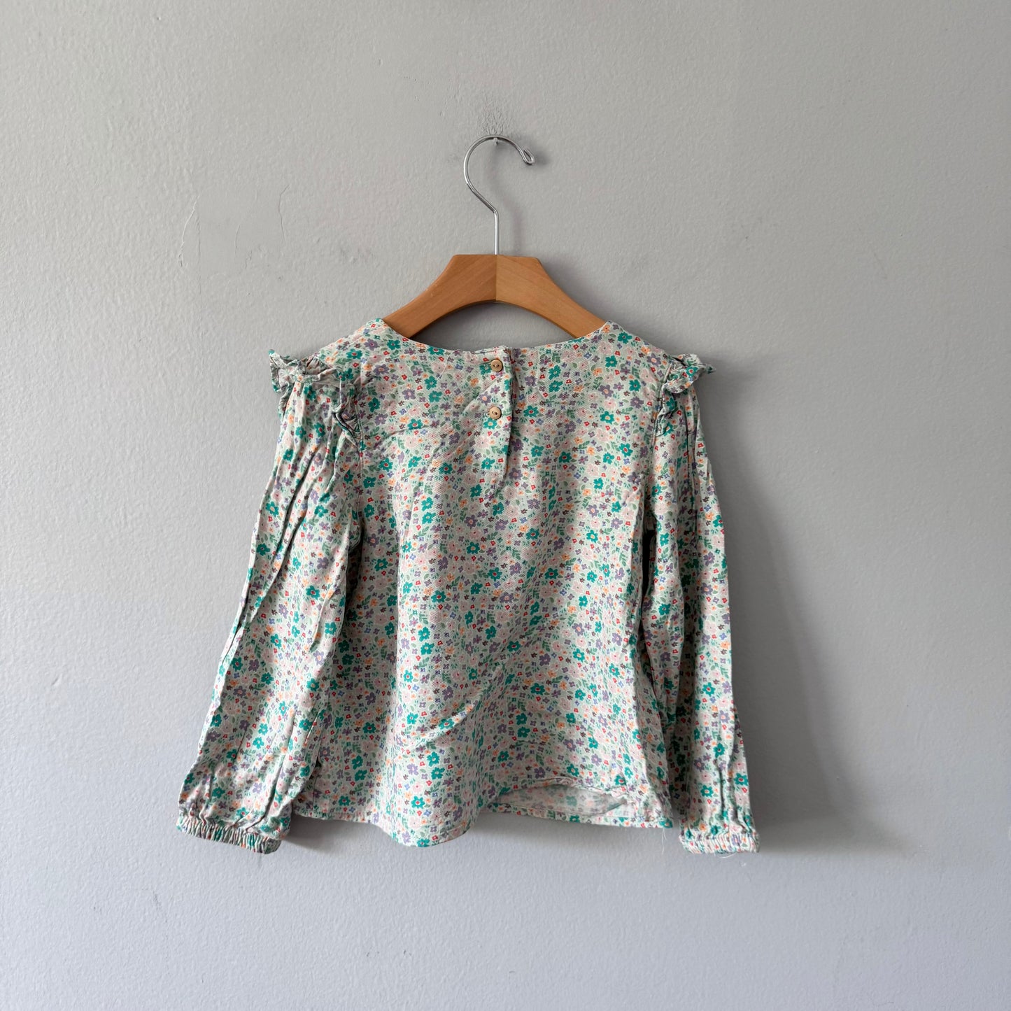 H&M / Light green floral viscose top / 5-6Y