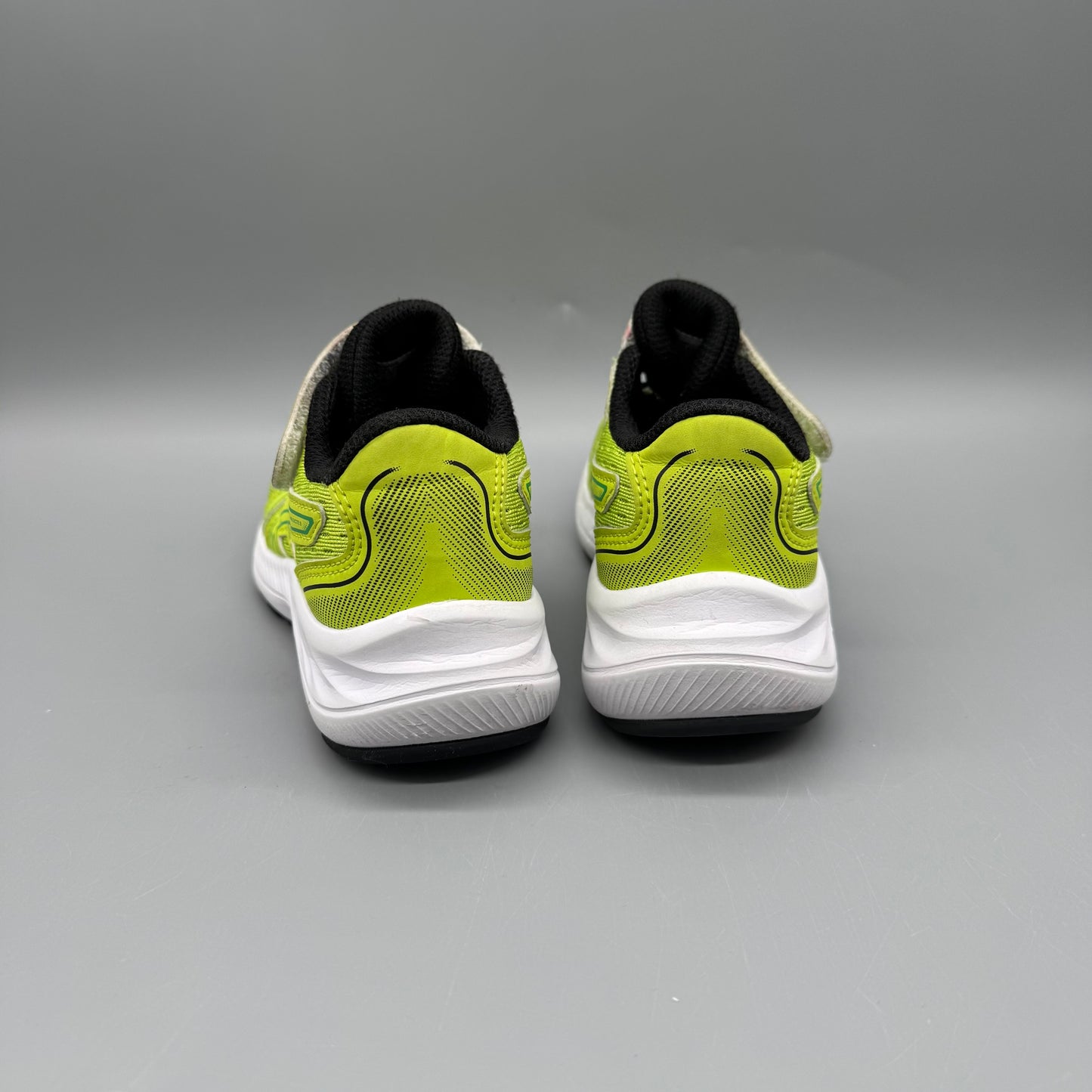 Asics / Running Shoes / US11