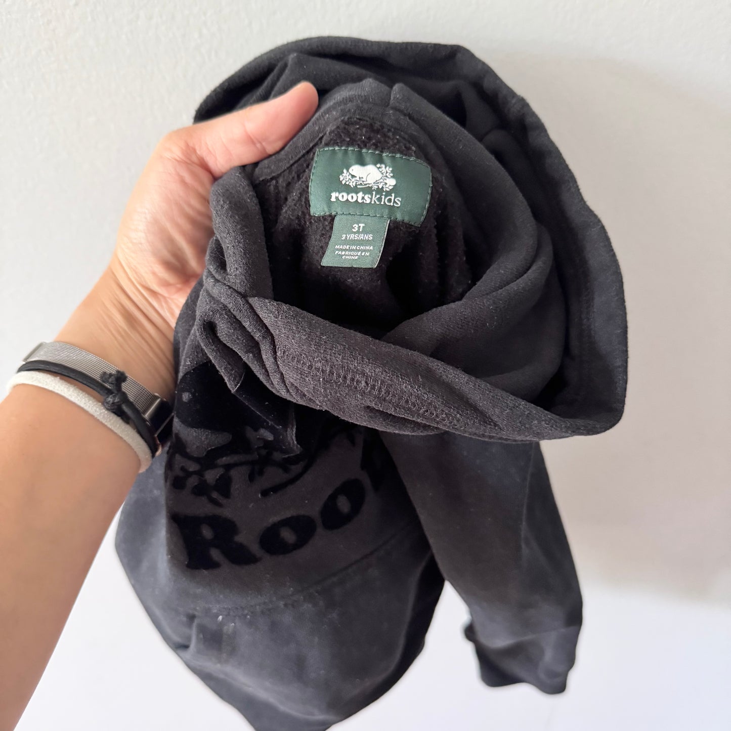 Roots / Black hoodie / 3T