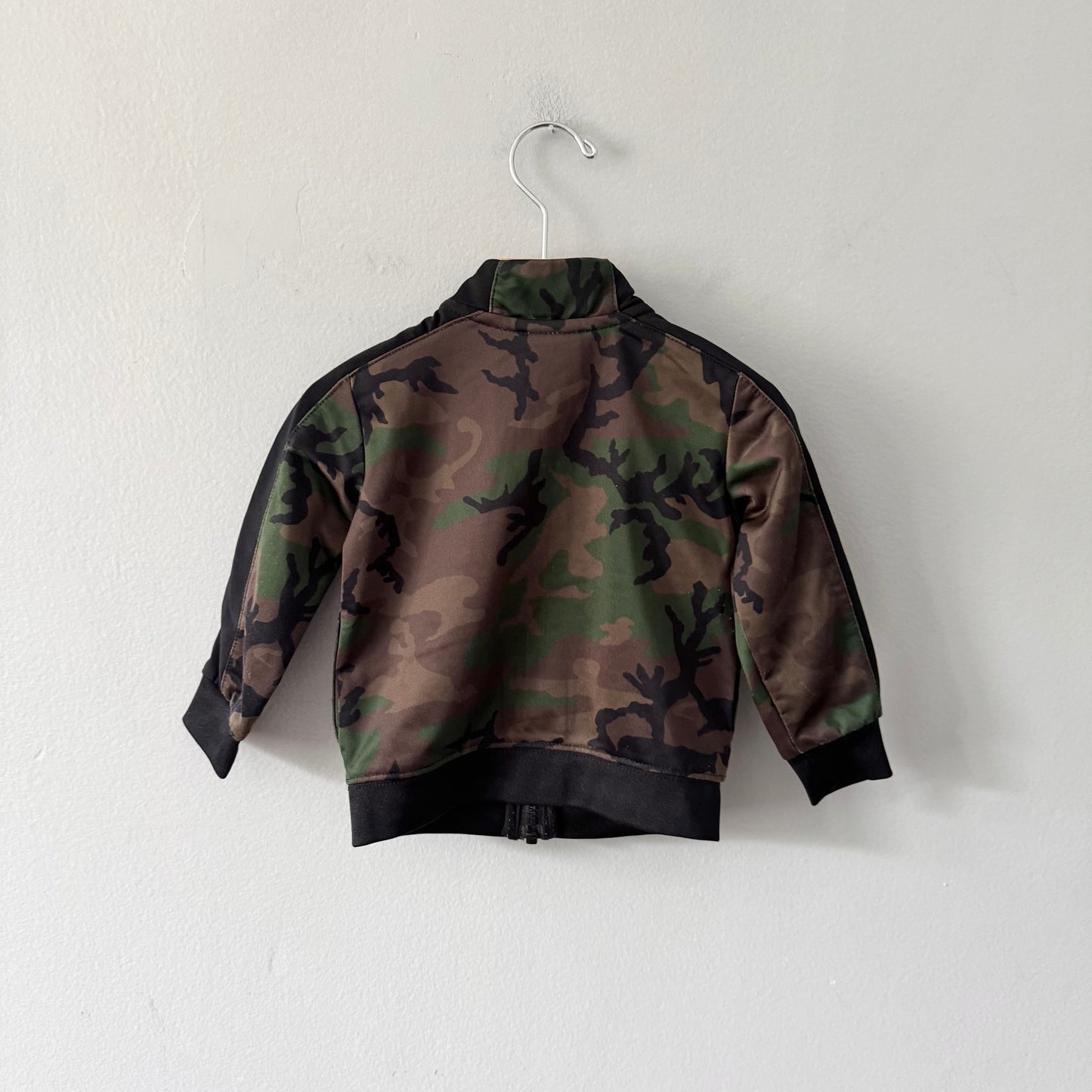 Nike x Jordan / Black x camo truck jacket / 18M