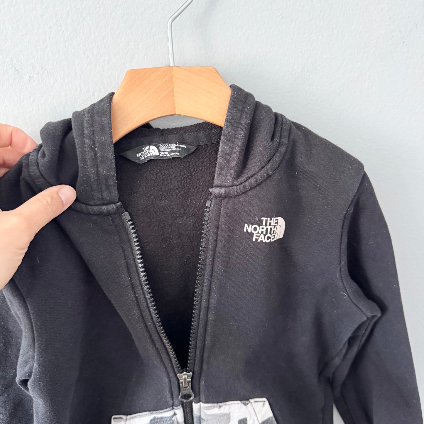 Arborist / Black x star romper / 4-5Y