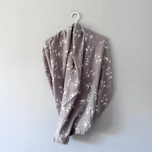 Bebe au lait / Muslin cotton nursing cape