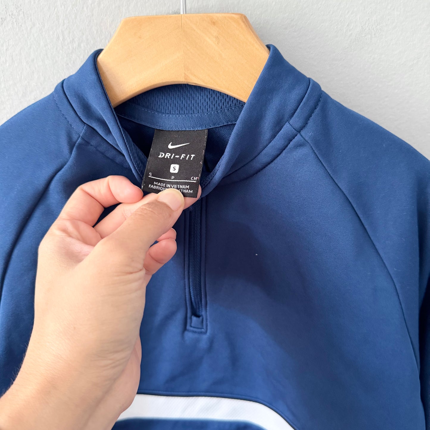 Nike / Blue Dri Fit active top / S(Fits 7-8Y)
