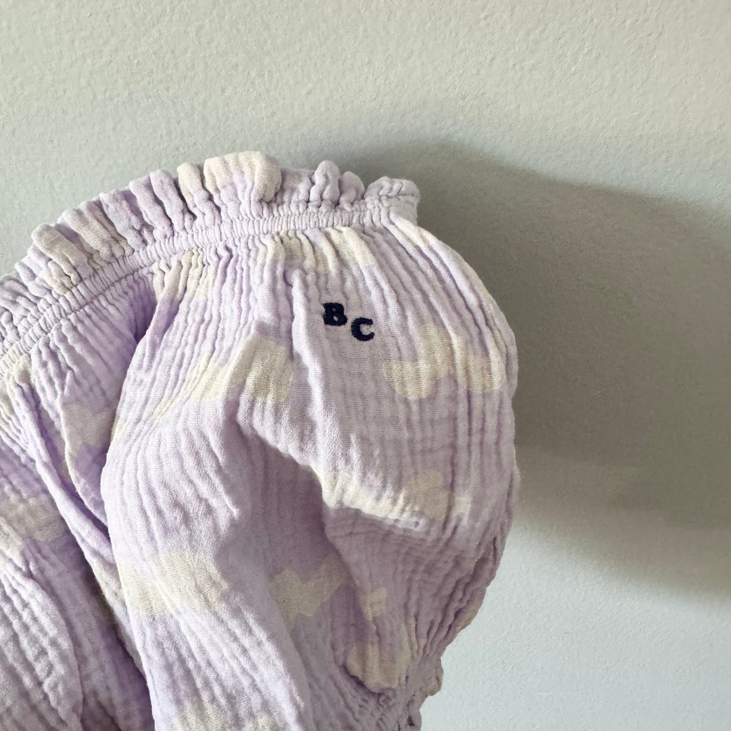 Bobo Choses / Light purple muslin shorts / 24M