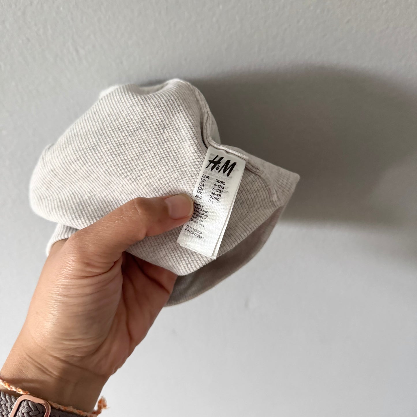 H&M / Light grey ribbed beanie / 6-12M