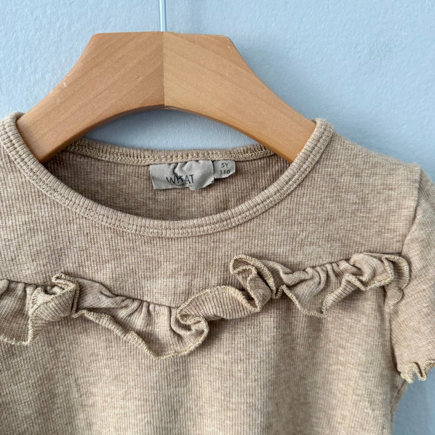 Wheat / Brown ribbed short sleeve top / 5Y