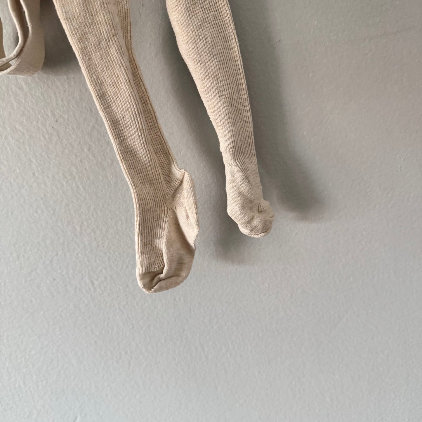 Silly Silas / Oatmeal tights with strap / 3-6M