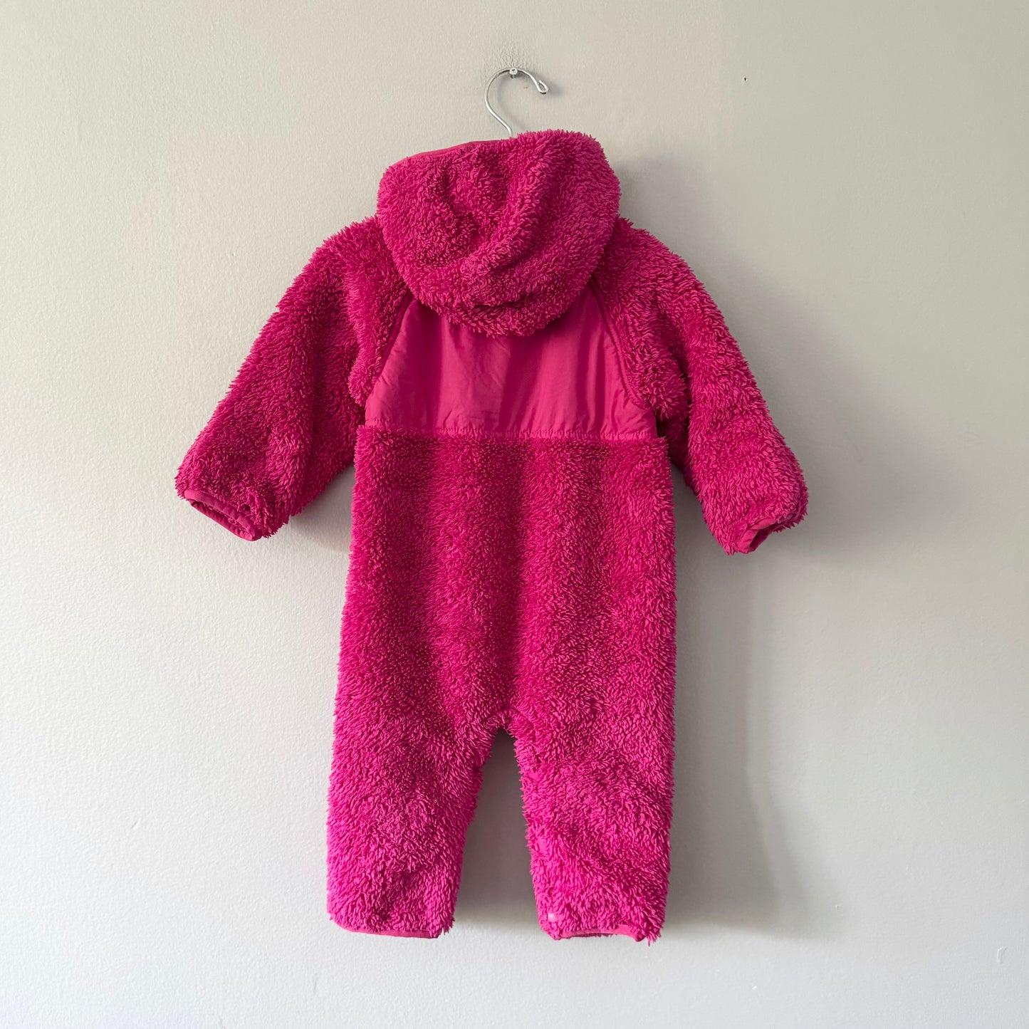 The North Face / Pink sherpa bunting suit / 3-6M