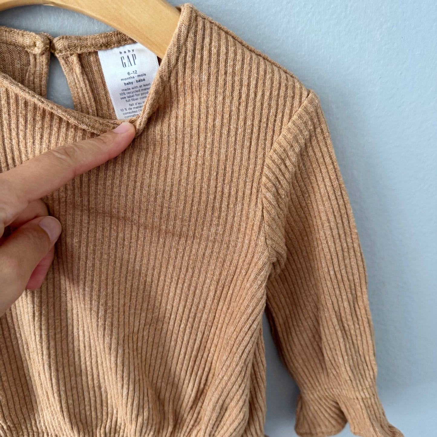 Gap / Light brown ribbed knit set / 6-12M