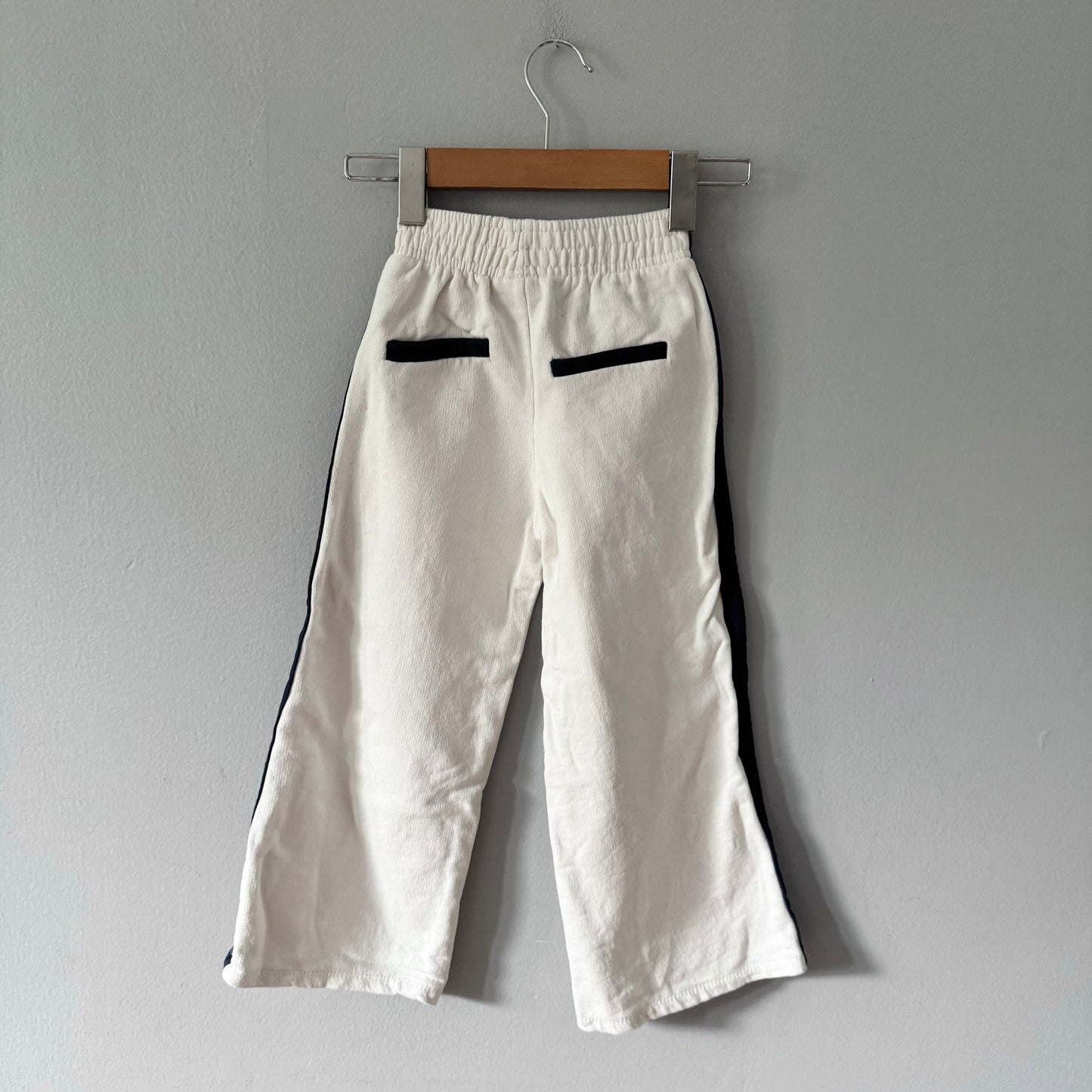 Zara / White wide sweatpants / 7Y